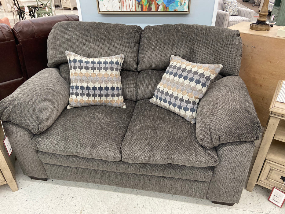 Harlow Ash Loveseat by United Furniture